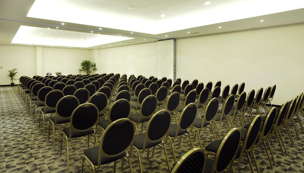 Land Plaza Hotel Bahía Blanca المظهر الخارجي الصورة