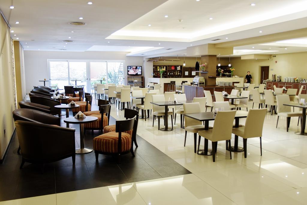 Land Plaza Hotel Bahía Blanca المظهر الخارجي الصورة